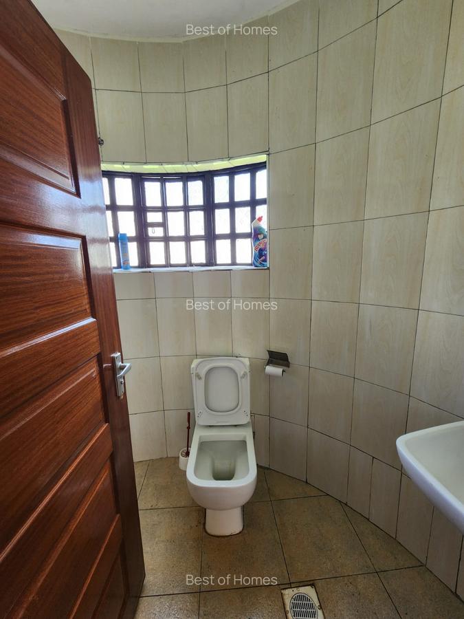 1 Bed House with En Suite in Lavington - 8