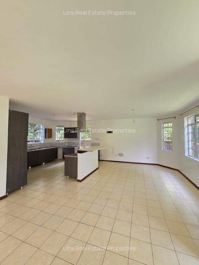 4 Bed Townhouse with En Suite in Spring Valley - 15