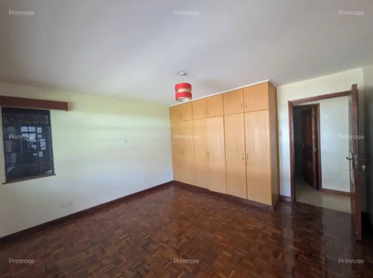 4 Bed House in Spring Valley - 5