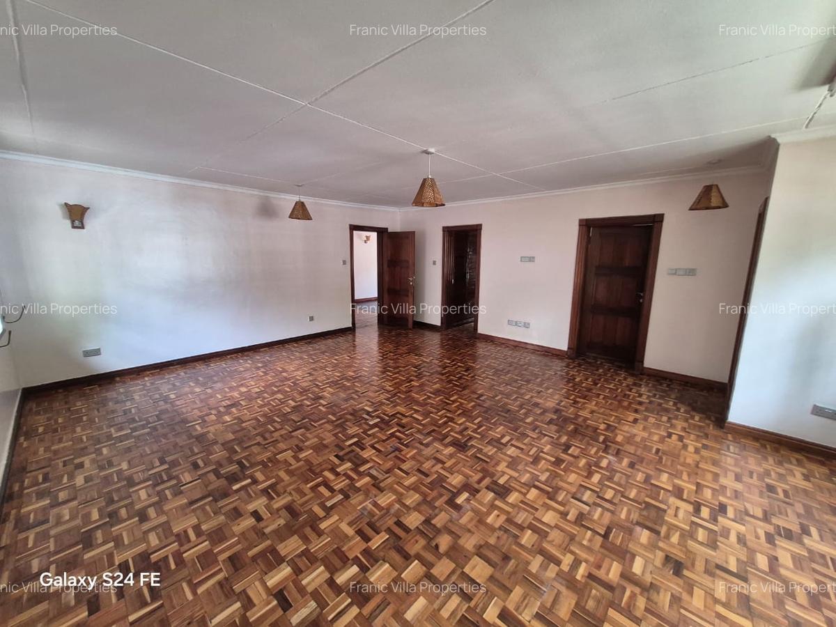 4 Bed Villa with En Suite at Westlands - 18