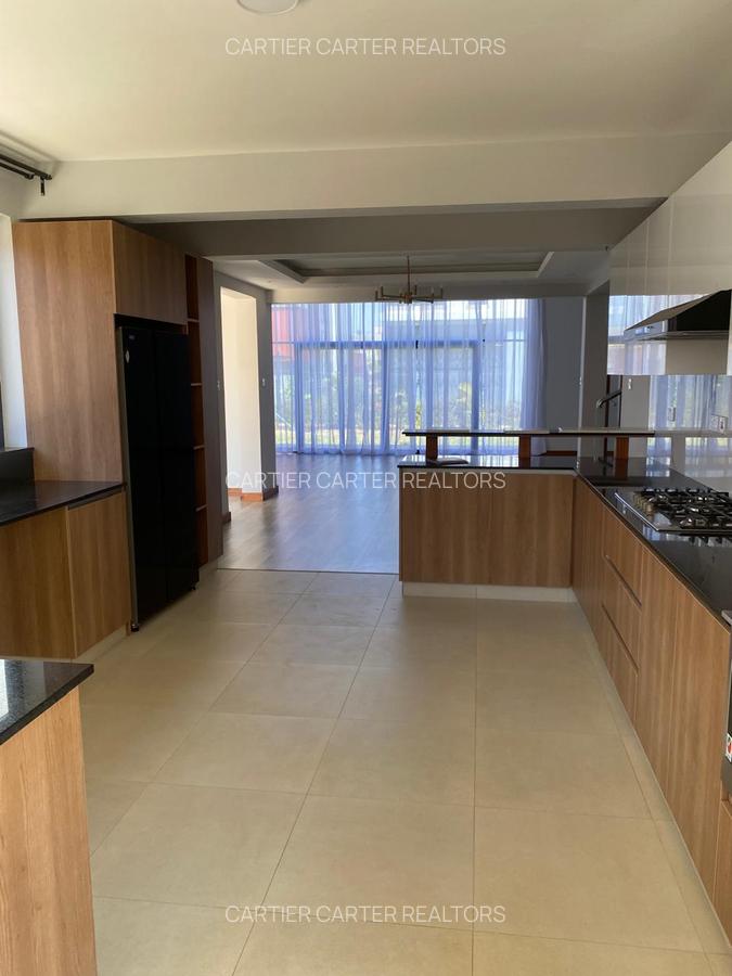 4 Bed House with En Suite in Membley - 3