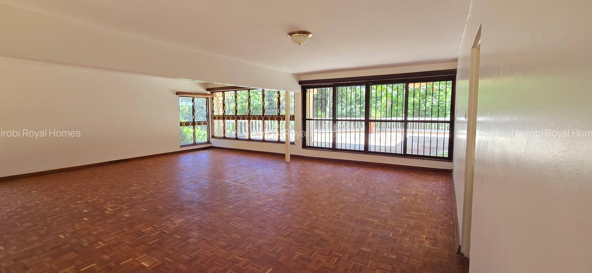 5 Bed House with En Suite at Whispers Avenue - 13