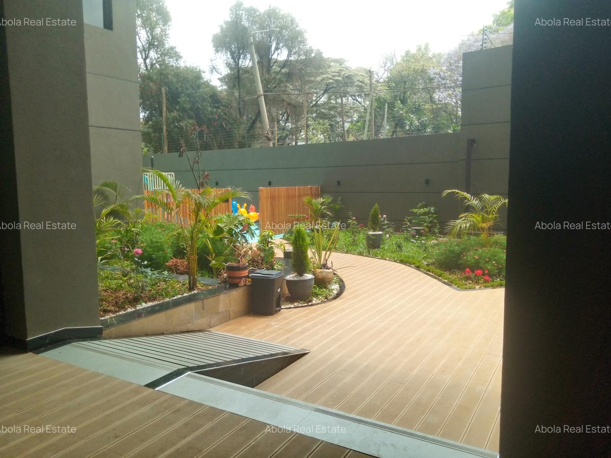 3 Bed Apartment with En Suite in Riverside - 14