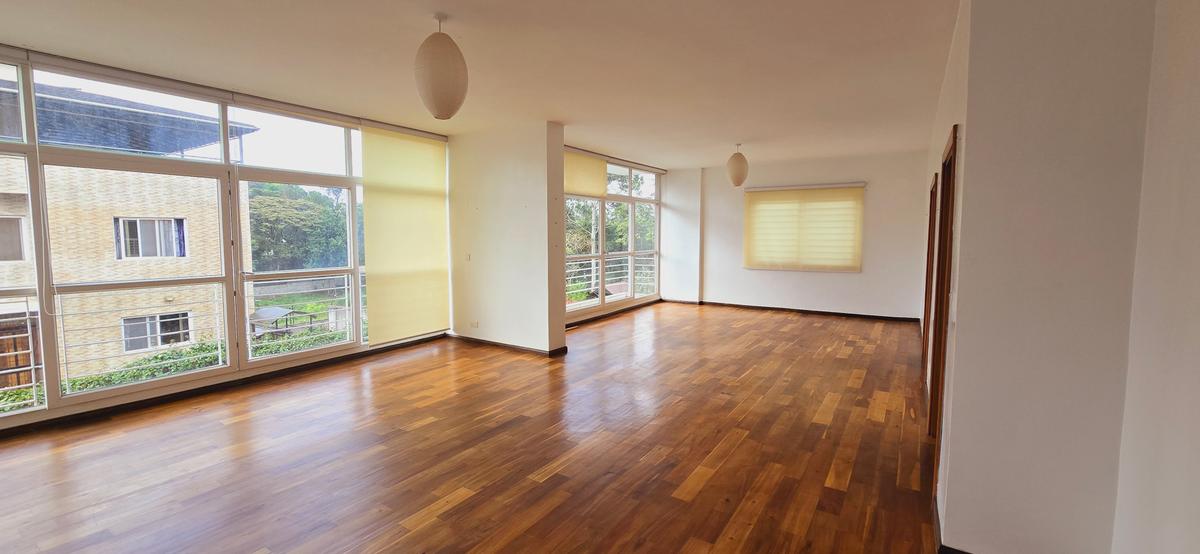 5 Bed Townhouse with En Suite at Convent Drive - 4
