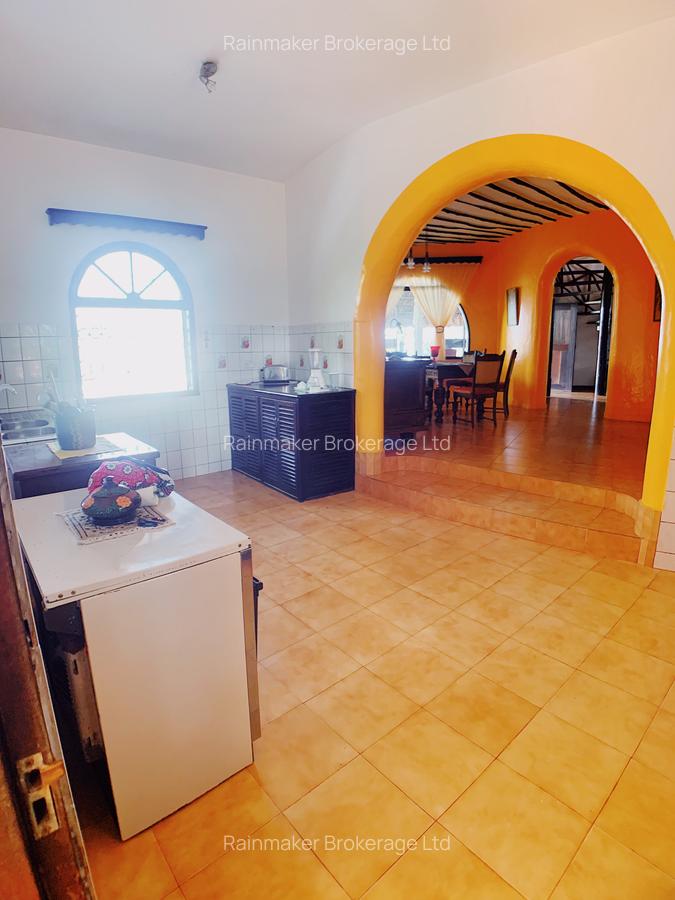 4 Bed Villa with Swimming Pool in Likoni - 12