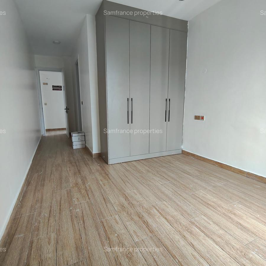 Serviced 2 Bed Apartment with En Suite at 2 Avanue - 5