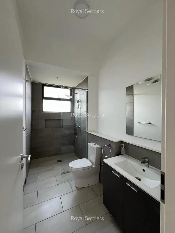 4 Bed Apartment with En Suite at Riverside Drive - 7