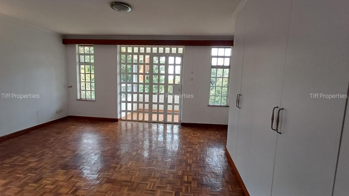 4 Bed Townhouse in Rosslyn - 14