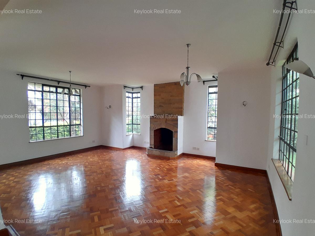 4 Bed Townhouse with En Suite at Lavington - 11