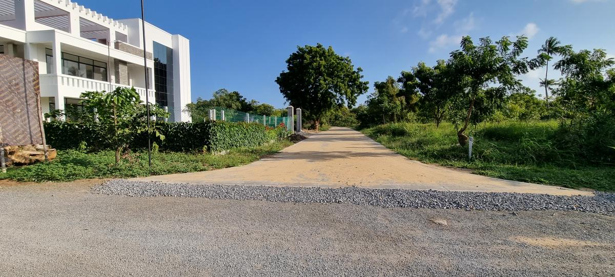 1,000 m² Land at Aloo Drive - 19