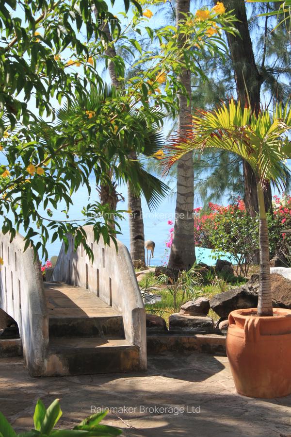 4 Bed Villa with Swimming Pool in Likoni - 8