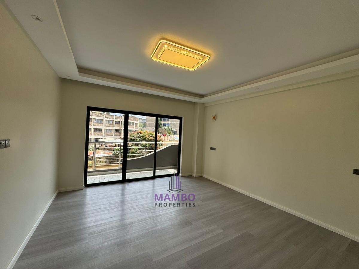 3 Bed Apartment with En Suite at 4Th Avenue - 15