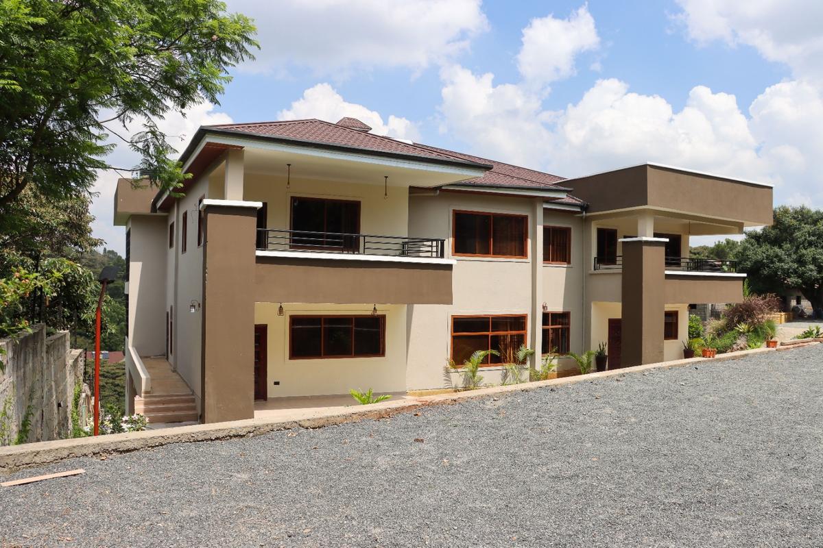 3 Bed Townhouse with En Suite at Gataka Road - 1