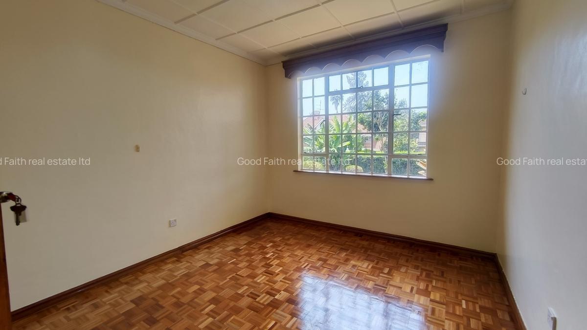 5 Bed House with En Suite in Runda - 16