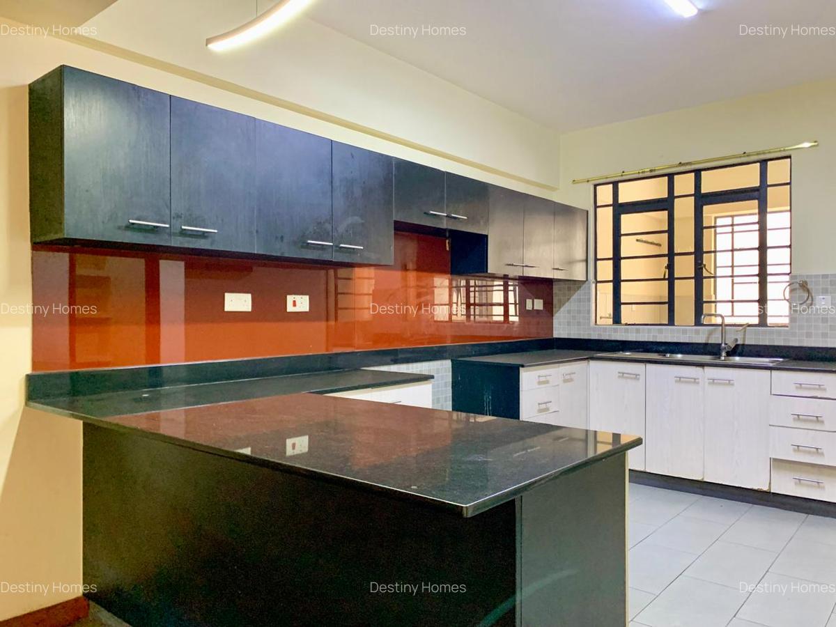 3 Bed Apartment with En Suite in Kilimani - 4