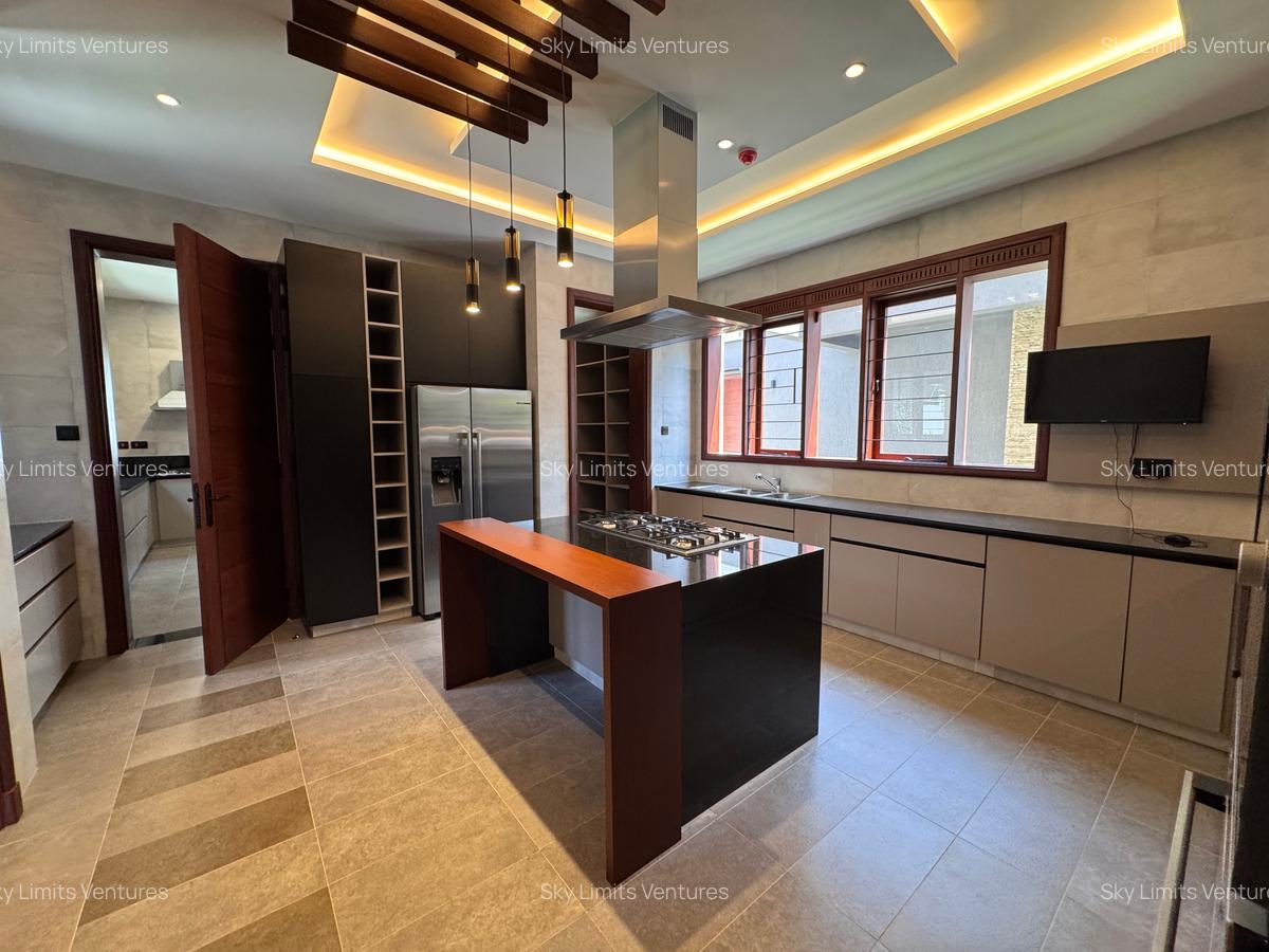 5 Bed Villa with En Suite in Runda - 5