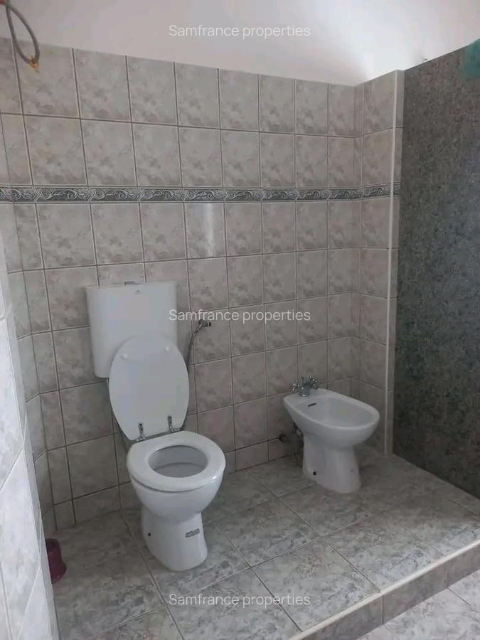 5 Bed Townhouse with En Suite at Bofa - 6