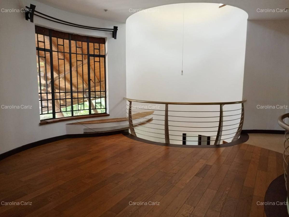 4 Bed House with En Suite in Lake View - 13