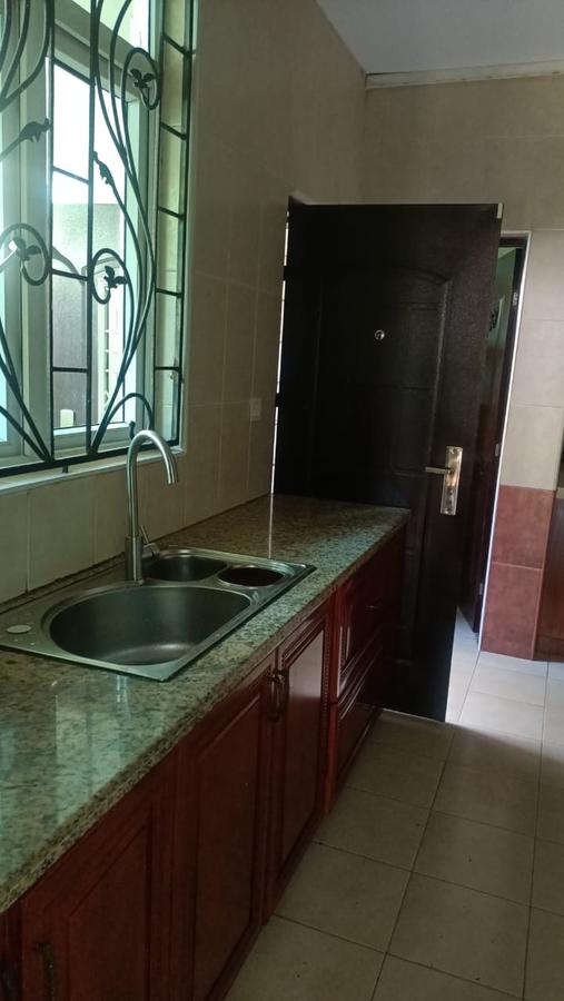 5 Bed Townhouse with En Suite in Lavington - 15