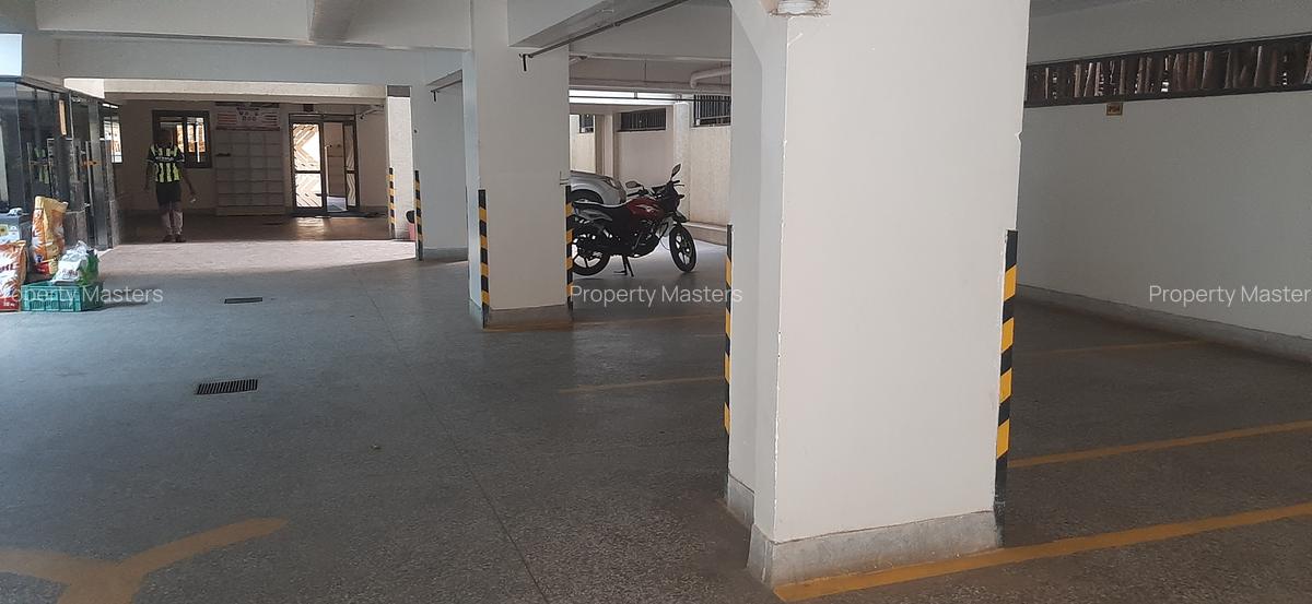 5 Bed Apartment with En Suite at 6Th Avenue Parklands - 3