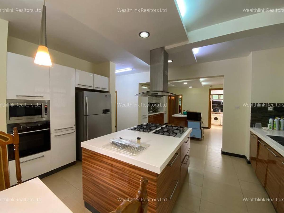 5 Bed Townhouse with En Suite at Kyuna - 13