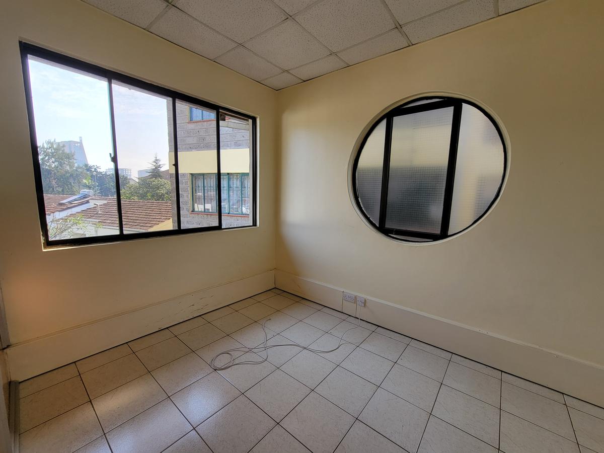 Commercial Property with Service Charge Included in Kilimani - 12