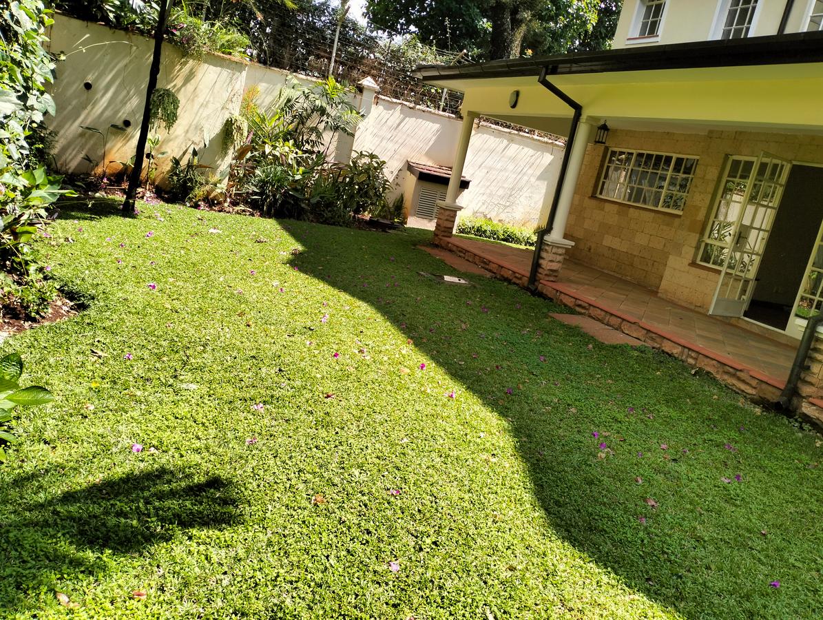 5 Bed Townhouse with En Suite in Lavington - 13