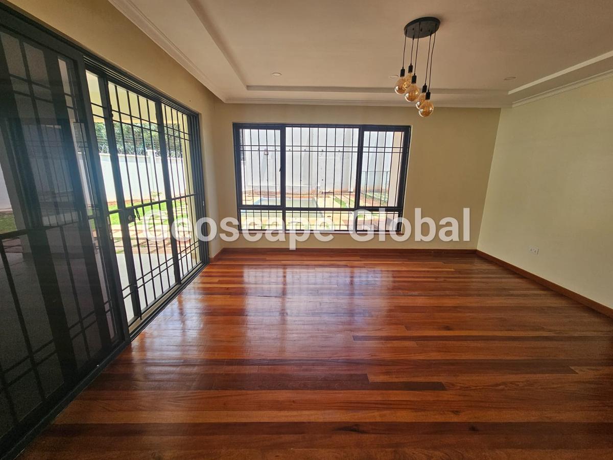 5 Bed House with En Suite in Loresho - 10