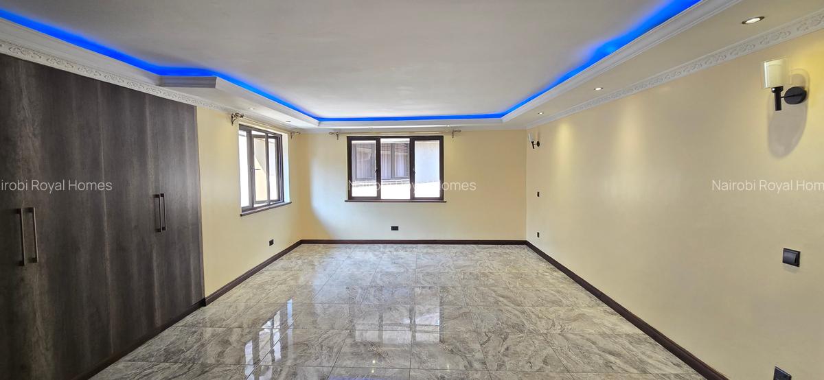 5 Bed Townhouse with En Suite at Lavington Green - 7