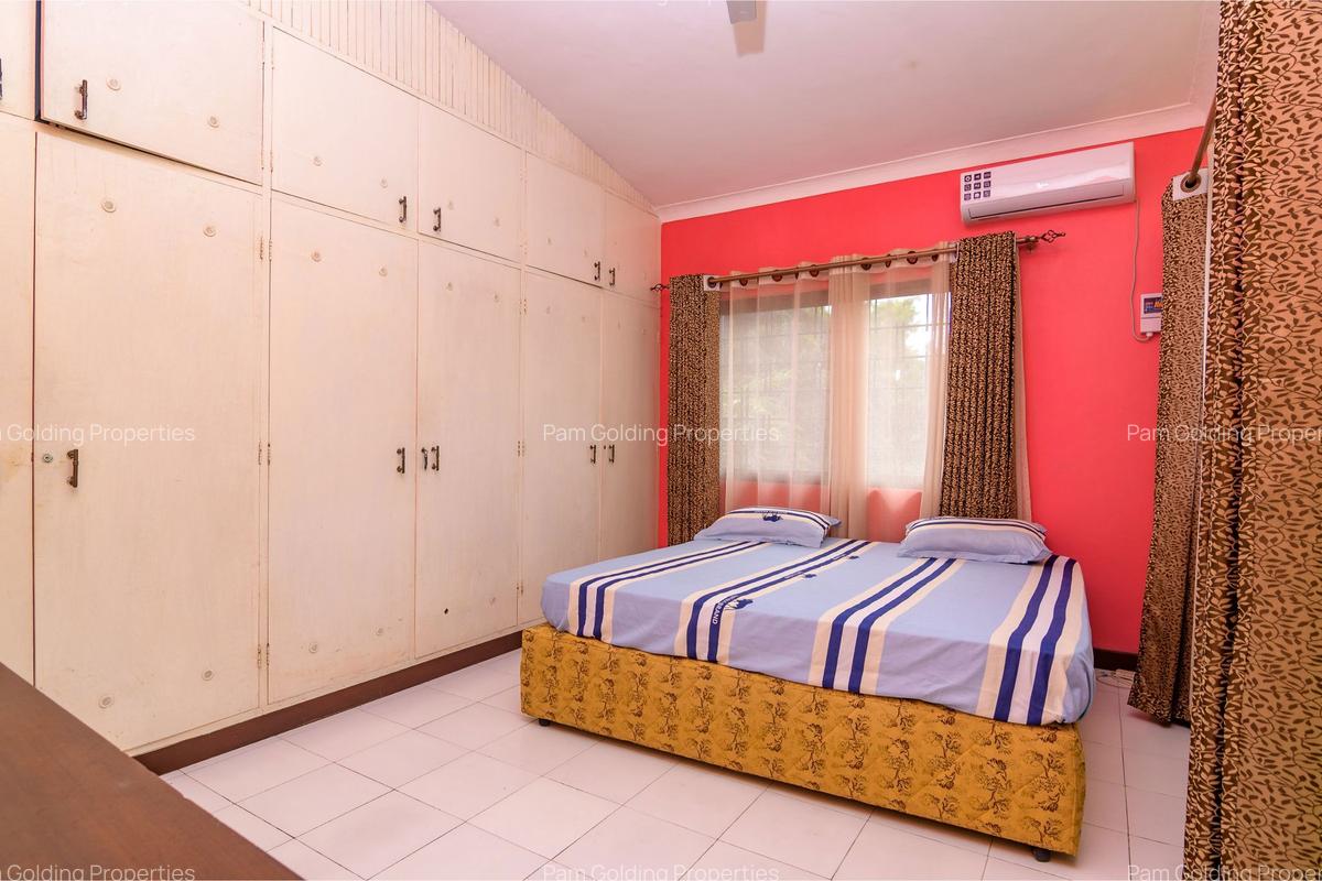 5 Bed Townhouse with Garden in Nyali Area - 10