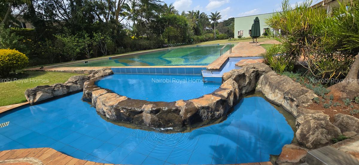 4 Bed House with En Suite at Magnolia Lakeside - 2