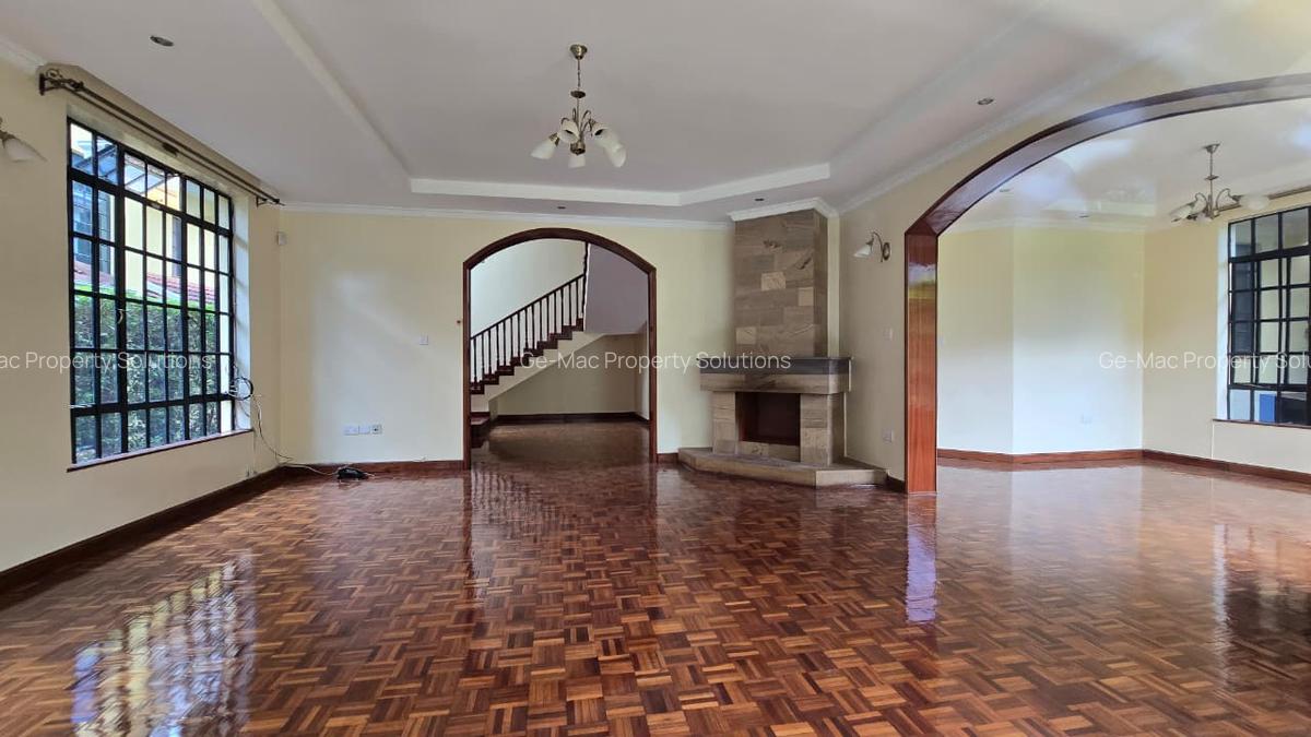 4 Bed House with En Suite in Lavington - 3