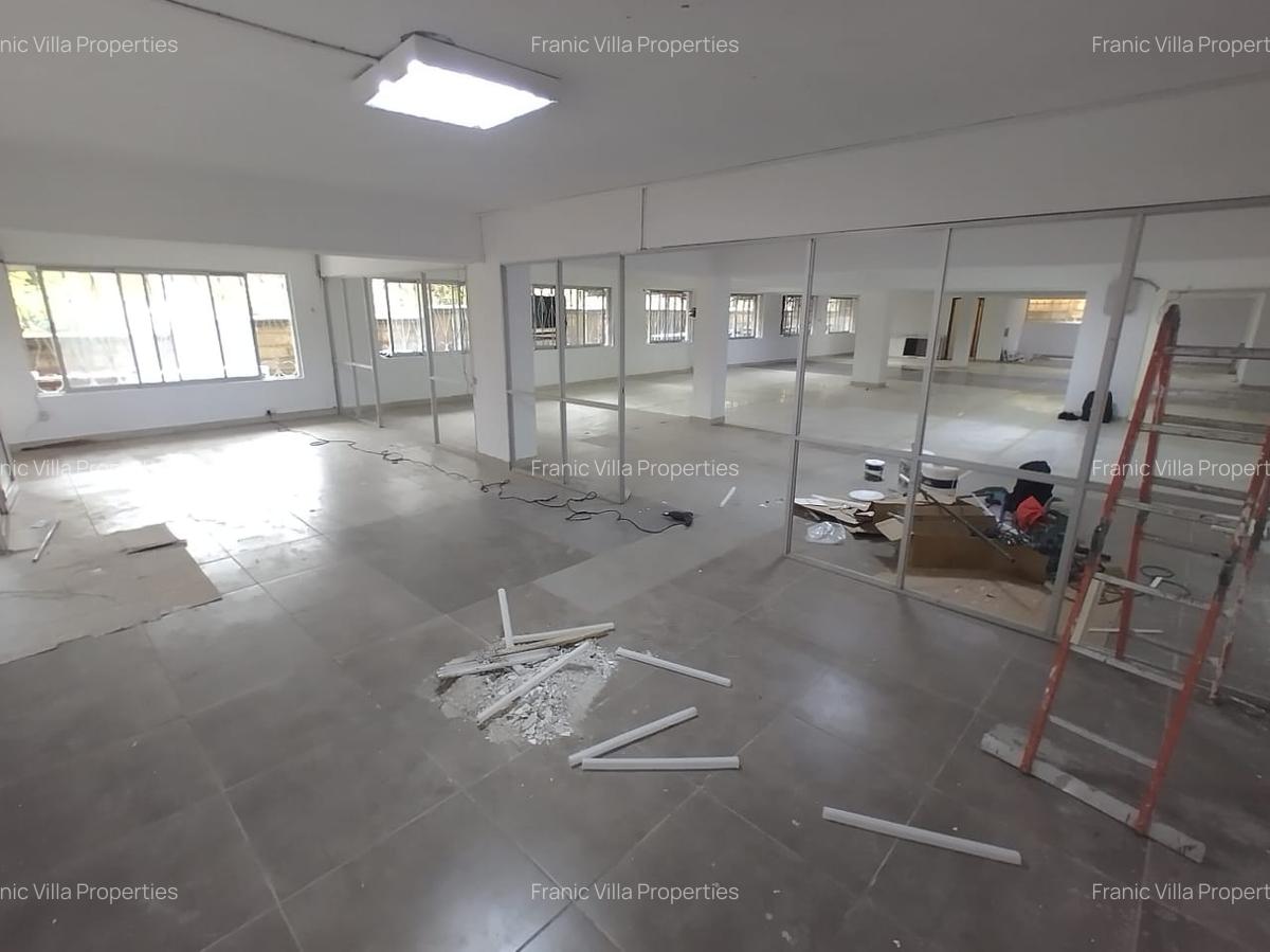 5,000 ft² Office with Parking in Kilimani - 3