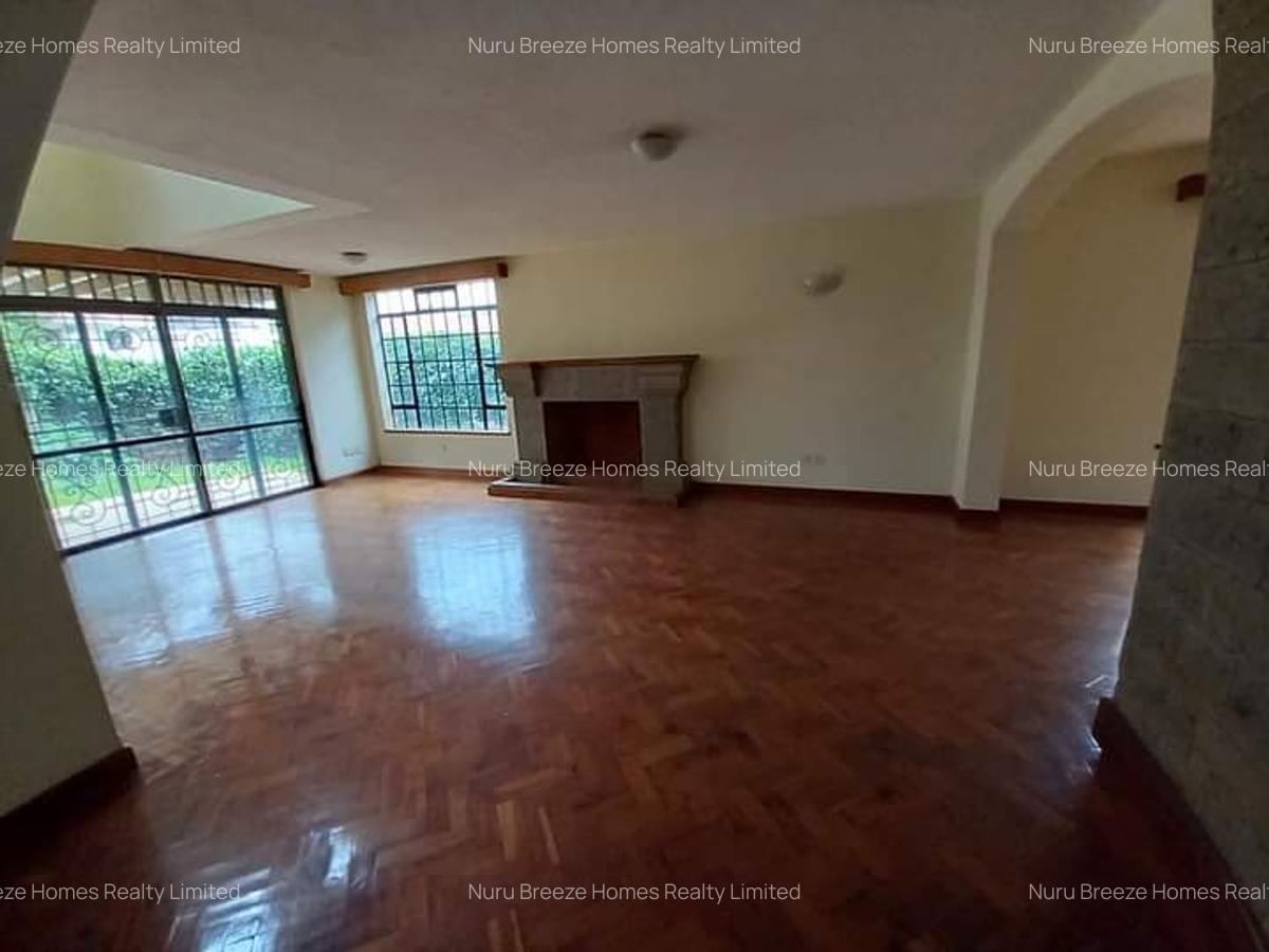 4 Bed Townhouse with En Suite in Spring Valley - 2