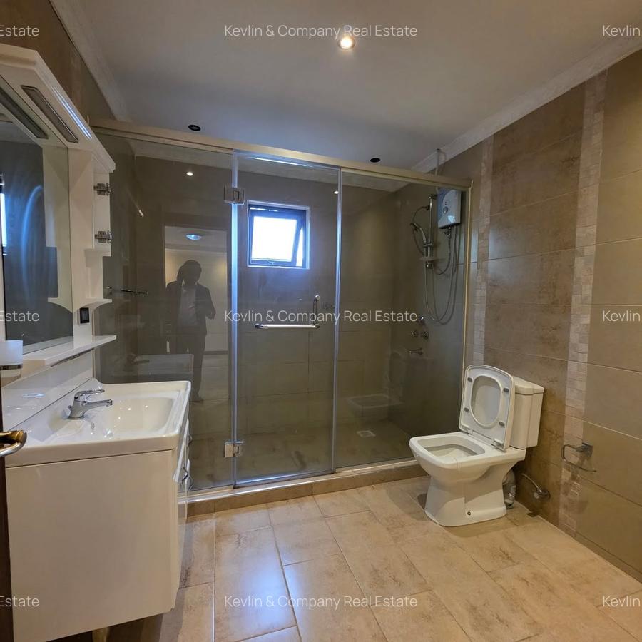 5 Bed Villa with En Suite in Lavington - 16