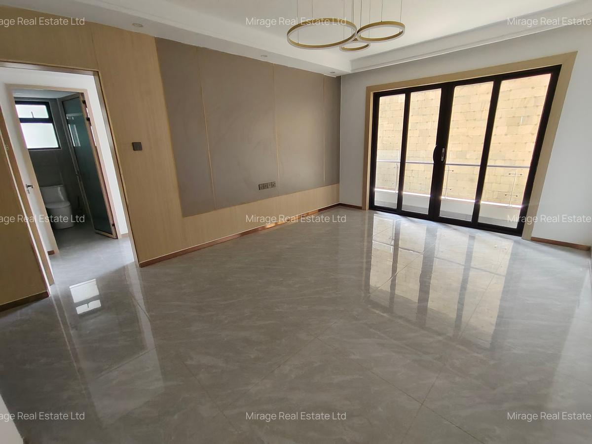 2 Bed Apartment with Swimming Pool in Riverside - 4