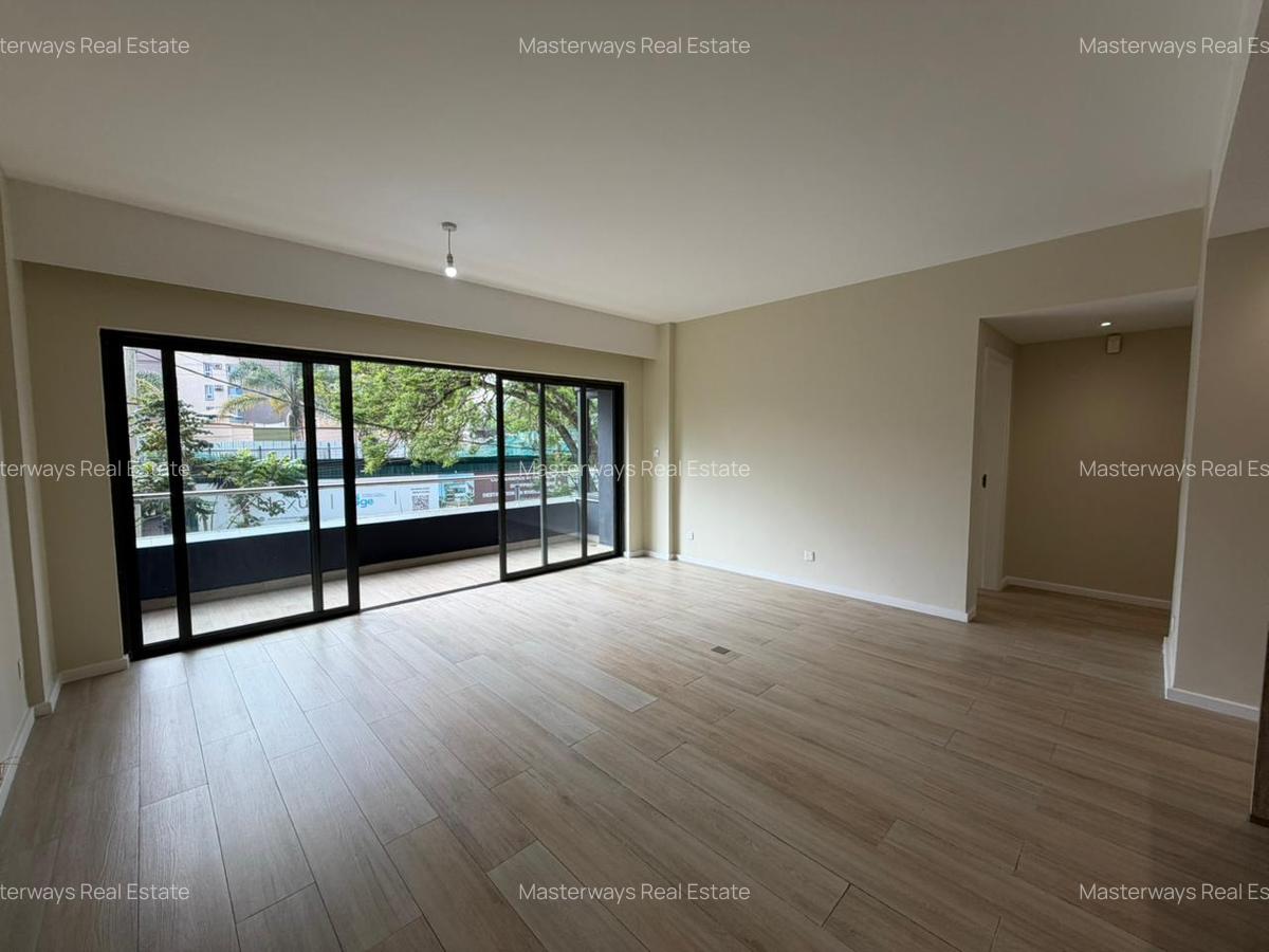 2 Bed Apartment with En Suite in Riverside - 3