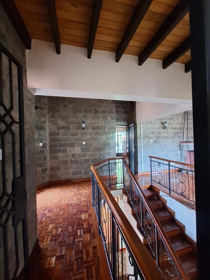 4 Bed Townhouse with En Suite in Spring Valley - 20