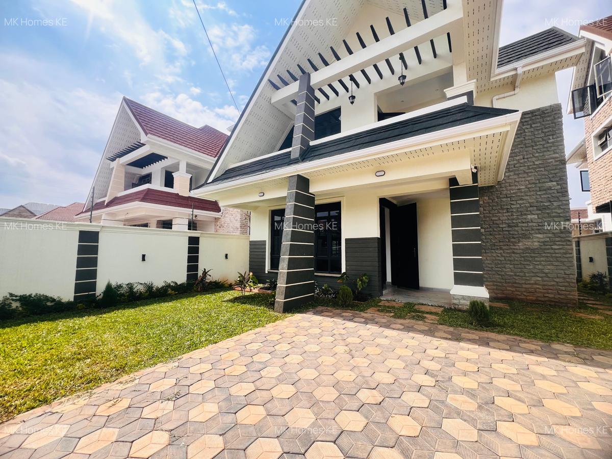 4 Bed House with En Suite at Membley - 1