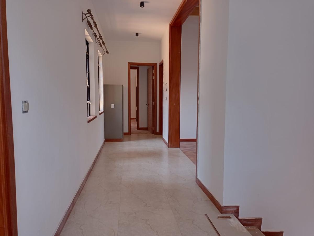 5 Bed Villa with En Suite at Lavington - 8