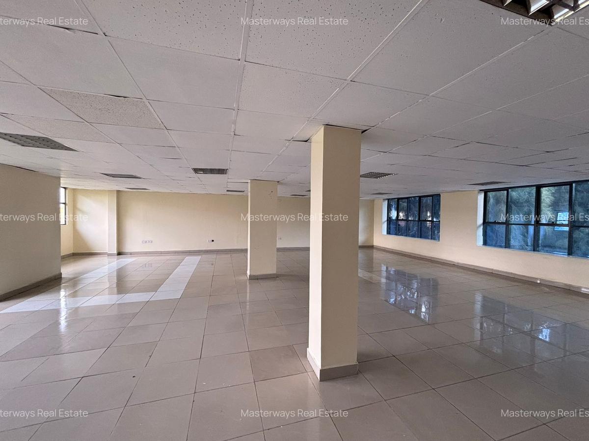 2,100 ft² Office with Fibre Internet in Lavington - 6