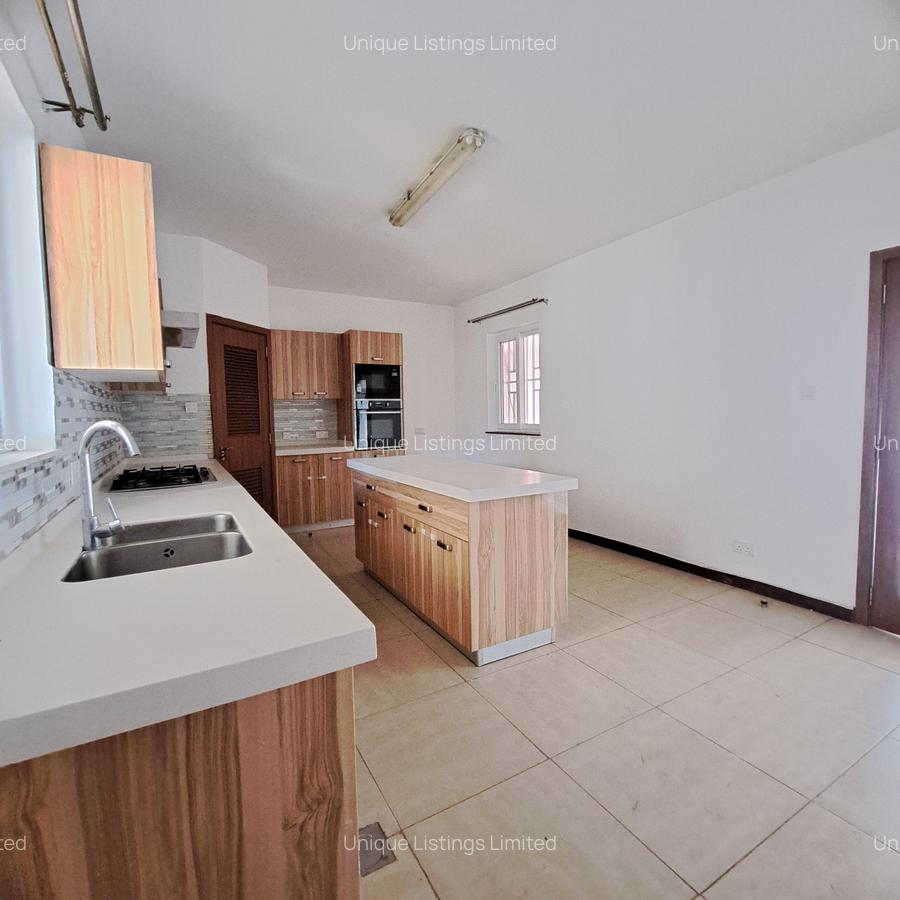 3 Bed Apartment with En Suite in Lavington - 6