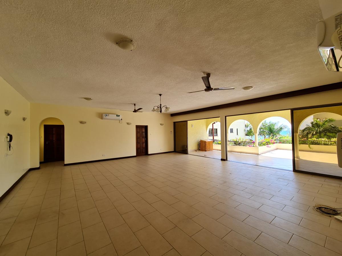 3 Bed Apartment with En Suite in Nyali Area - 12