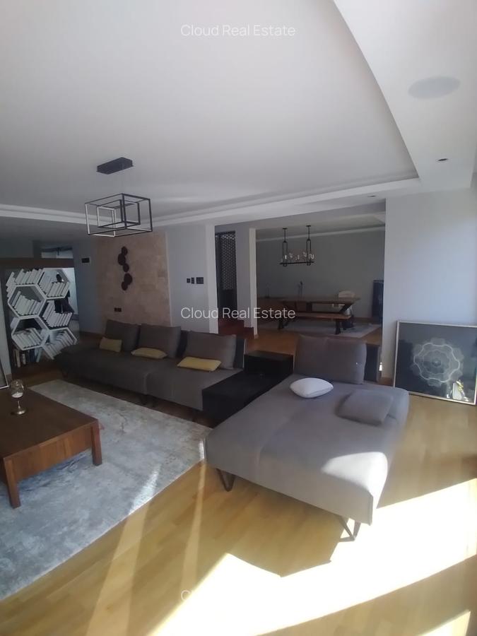 4 Bed Townhouse with En Suite in Lavington - 4