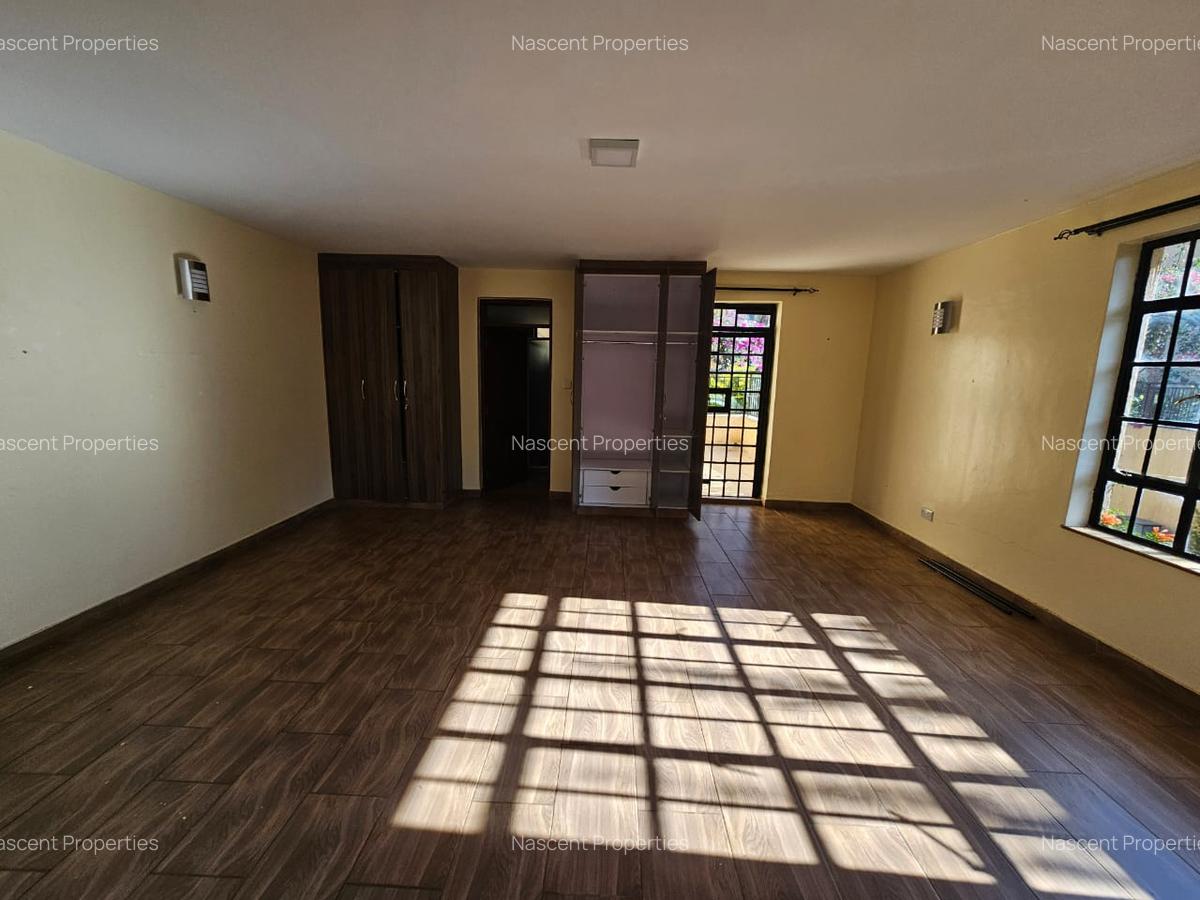 5 Bed Townhouse with En Suite in Kyuna - 6