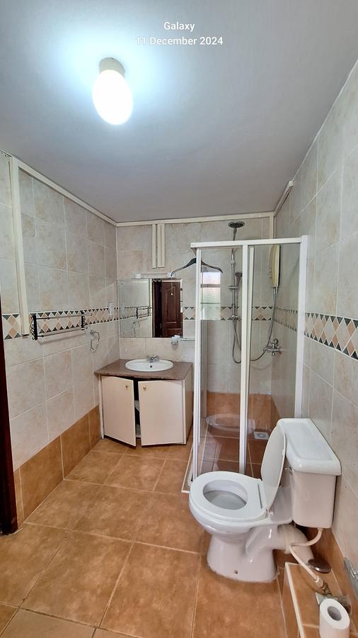 5 Bed Townhouse with En Suite at Lavington Green Area. - 14