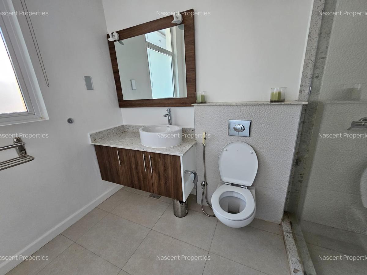 4 Bed Villa with En Suite in Spring Valley - 14