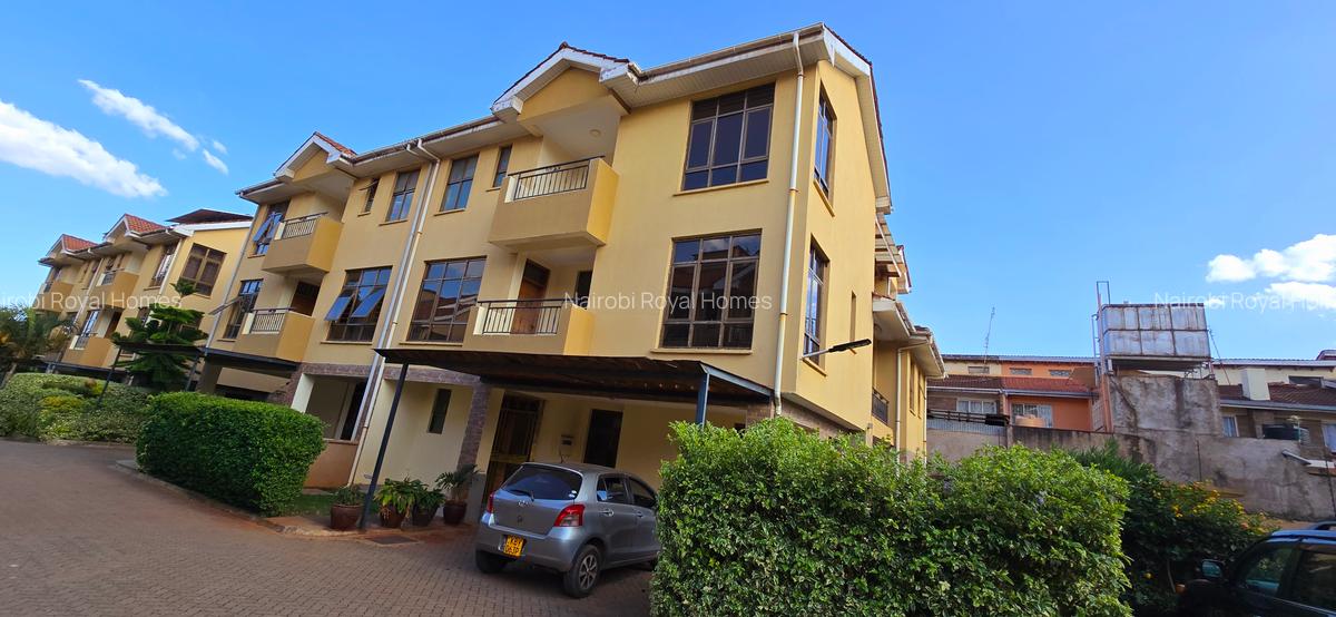 6 Bed Townhouse with En Suite at Lavington Green - 2