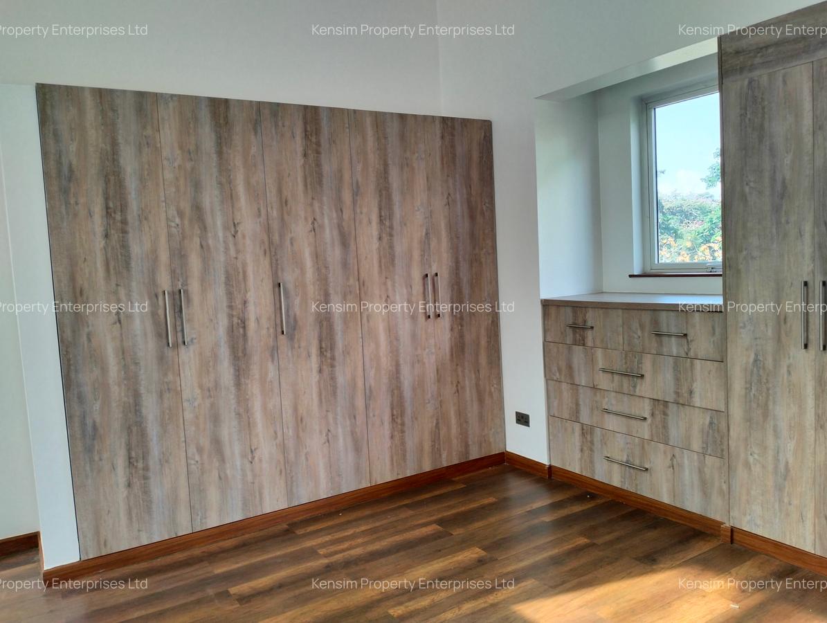 4 Bed Townhouse with En Suite in Lavington - 2