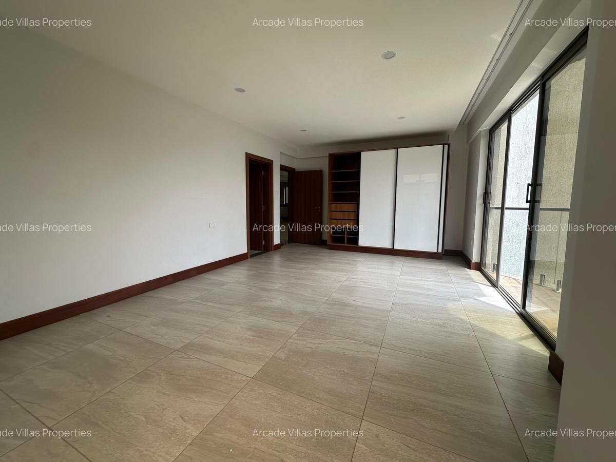 3 Bed Apartment with En Suite in Westlands Area - 15